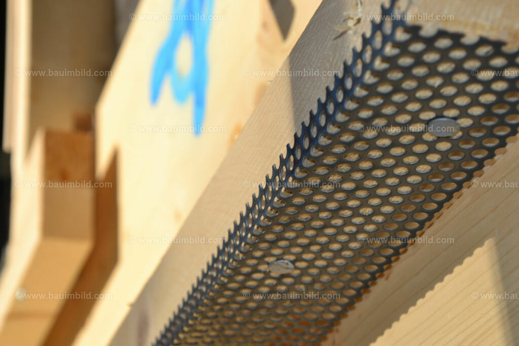 bib-lg13-holzbau-ausbau-0087 | Nach LV-Leistungsgruppen sortierte Detailfotos über den Bau eines Hauses. Alle Hausbau-Bilder direkt vom Urheber und Autor der Website Haus-Selber-Bauen.com