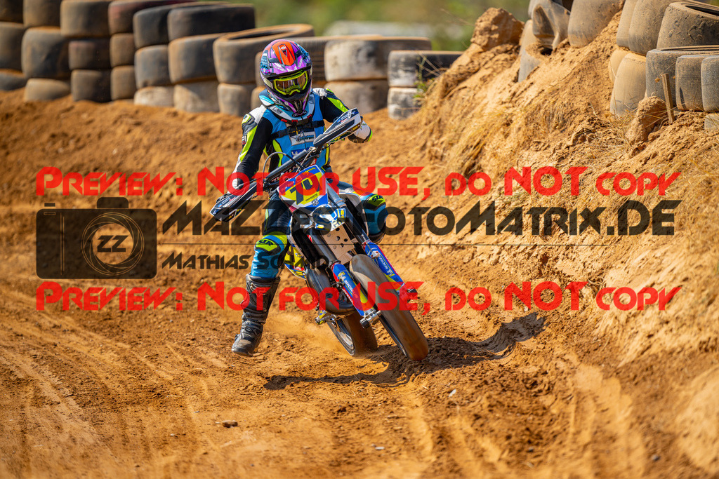 MaZZes-Fotomatrix-20260815-605198 | ROOKIES
