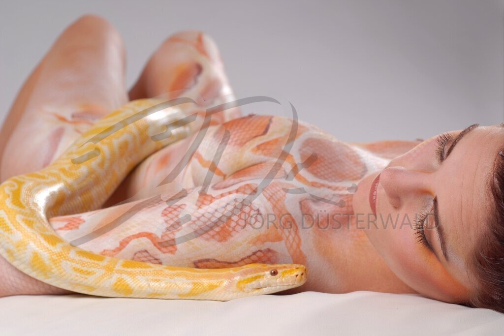 AnimalArt-SNAKE_7292 | #014 | Modell: Janina | Foto: Thorsten Ohmacht - Realisiert mit Pictrs.com