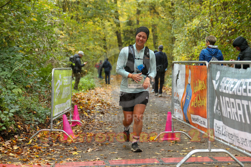 251026_1327_EX1_3496 | Sportfotografie im Rhein-Sieg Kreis, Köln, Bonn, NRW, Rheinland Pfalz, Hessen, etc. Unser Tätigkeitsfeld umfasst den Laufsport vom Volkslauf über den Marathon, Duathlon, Triathon bis zum Ultralauf wie Kölnpfad Ultra oder Schindertrail.