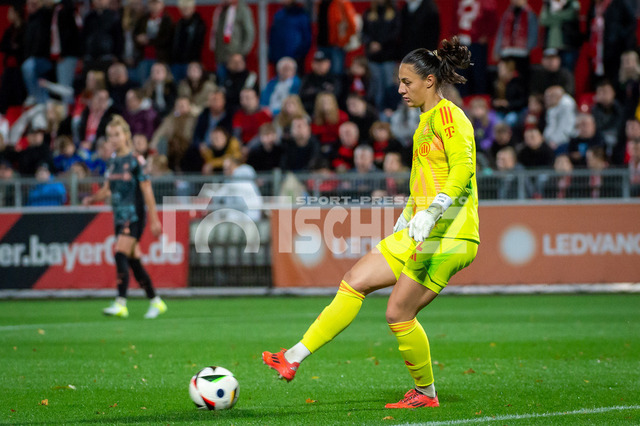 20241020NSZ_1668 | Maria Luisa Grohs (Bayern München,No.01)DEU, Leverkusen, 20.10.2024 Fußball, Frauen, Google Pixel Frauen-Bundesliga, Saison 2024/2025, 7. Spieltag, Bayer 04 Leverkusen - FC Bayern MünchenDIE DFB-RICHTLINIEN UNTERSAGEN JEGLICHE NUTZUNG VON FOTOS ALS SEQUENZBILDER UND/ODER VIDEOÄHNLICHE FOTOSTRECKEN - Realisiert mit Pictrs.com