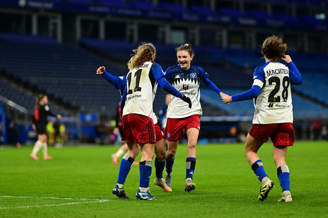 Fußball I Frauen I Saison 2025-2026 I DFB-Pokal I Achtelfinale I Hamburger SV - Bayer 04 Leverkusen I 16829 | Der Sportfotograf. - Realisiert mit Pictrs.com