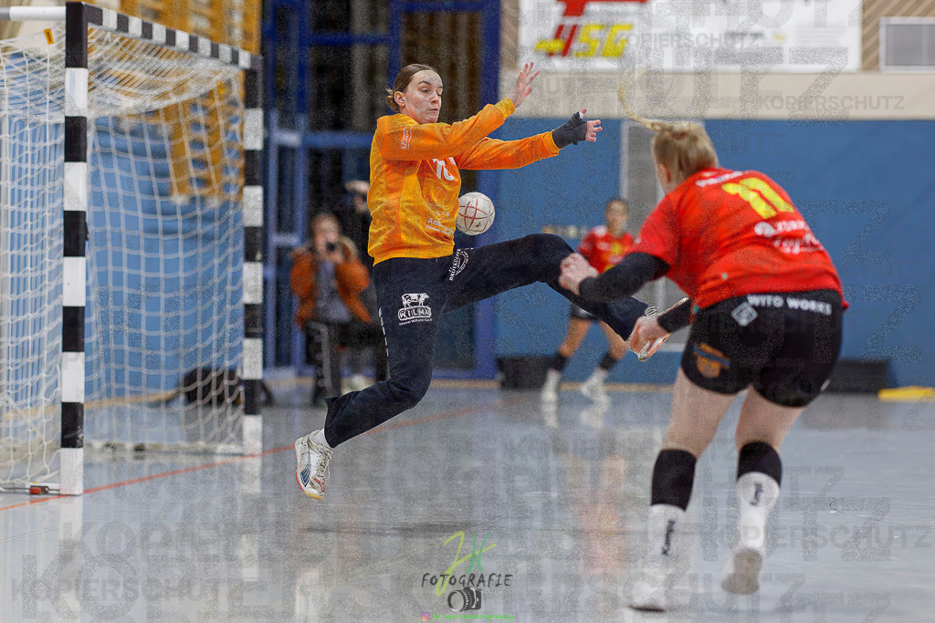 Frauen Regionalliga (HHV); HSG Wettenberg - TV Hüttenberg | Frauen Regionalliga (HHV); HSG Wettenberg - TV Hüttenberg am 06.12.2025 in Launsbach (Wettenberg) (Halle GS Launsbach (Wettenberg))Photo © 2025 - Jörg Heinrich - Realisiert mit Pictrs.com