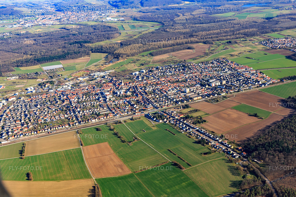 Luftbild: Ortsansicht von Westen im Ortsteil Blankenloch in Stutensee im Bundesland Baden-Württemberg in Deutschland. Foto: IMG_097230.jpg vom 10.03.2017 durch Werner Riehm/FLY-FOTO.de
