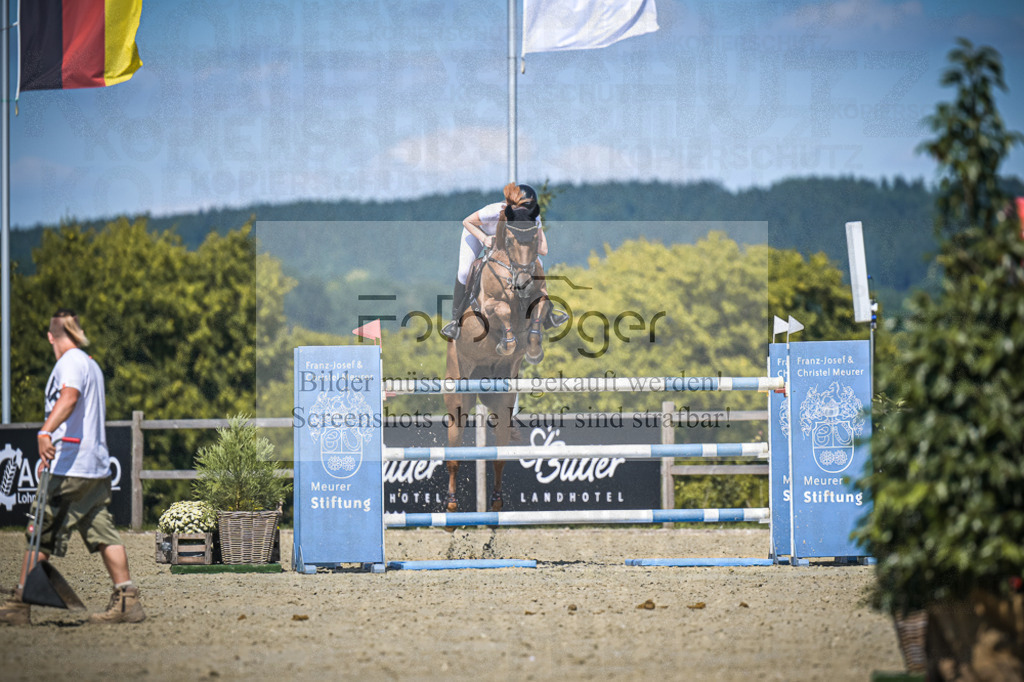 DOS_3422 | Entdecke hochwertige Reitturnierfotos von Foto Oger. Professionell, emotional und authentisch – jetzt Lieblingsmomente im Shop bestellen.Deutschlandweite Turnierfotografie. - Realisiert mit Pictrs.com