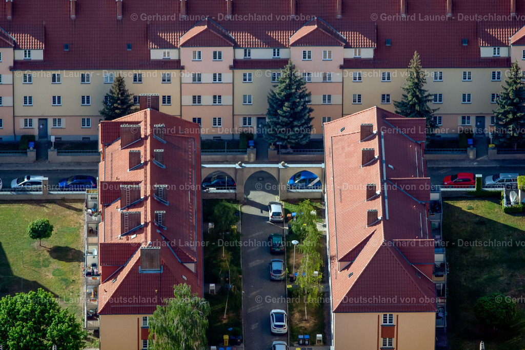 4025803 | ERFURT 06.05.2020 Wohngebiet einer Mehrfamilienhaussiedlung zwischen Hohenwindenstraße und Grubenstraße im Ortsteil Ilversgehofen in Erfurt im Bundesland Thüringen, Deutschland. // Residential area of a multi-family house settlement between Hohenwindenstrasse and Grubenstrasse in the district Ilversgehofen in Erfurt in the state Thuringia, Germany. Foto: Gerhard Launer