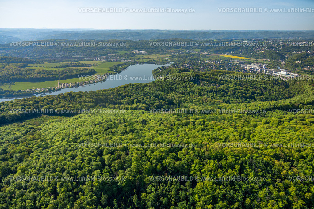 Herdecke240503098 | Luftbild, Waldgebiet Ardeywald, Harkortsee und Wetter Ruhr, im Wald der Kleingartenverein Ostland e.v., links Blick zum waldreichen Kaisberg mit Campingplätze Caravan- und Wassersportverein Harkortsee (CWVH) und Wassersport- u. Campingverein Hagen e.V., Herdecke, Ruhrgebiet, Nordrhein-Westfalen, Deutschland