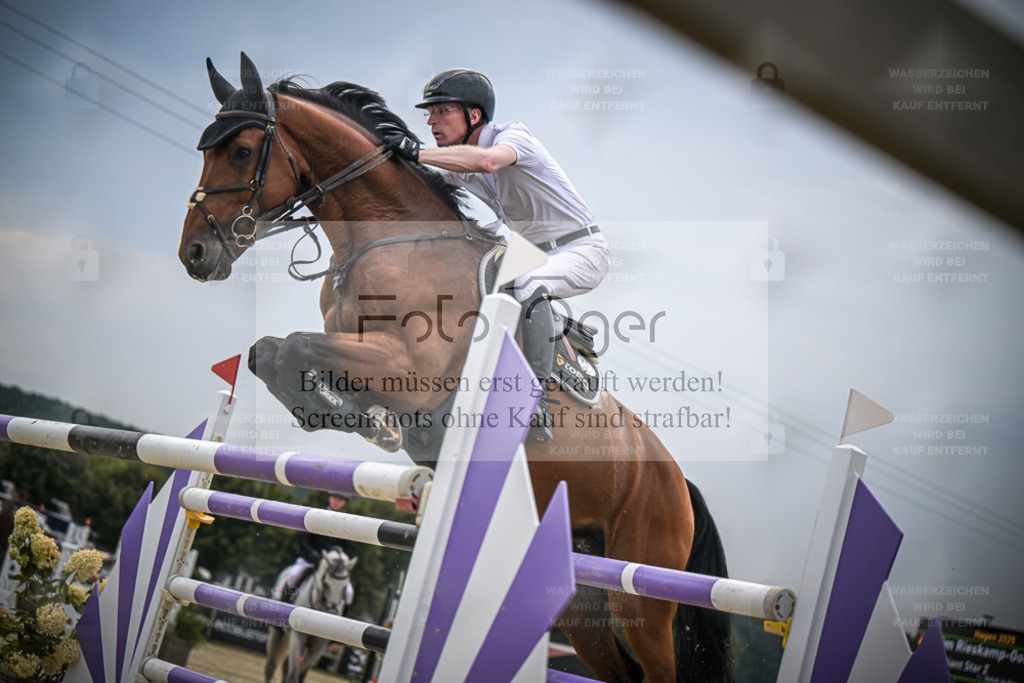 DOS_2306 | Entdecke hochwertige Reitturnierfotos von Foto Oger. Professionell, emotional und authentisch – jetzt Lieblingsmomente im Shop bestellen. - Realisiert mit Pictrs.com