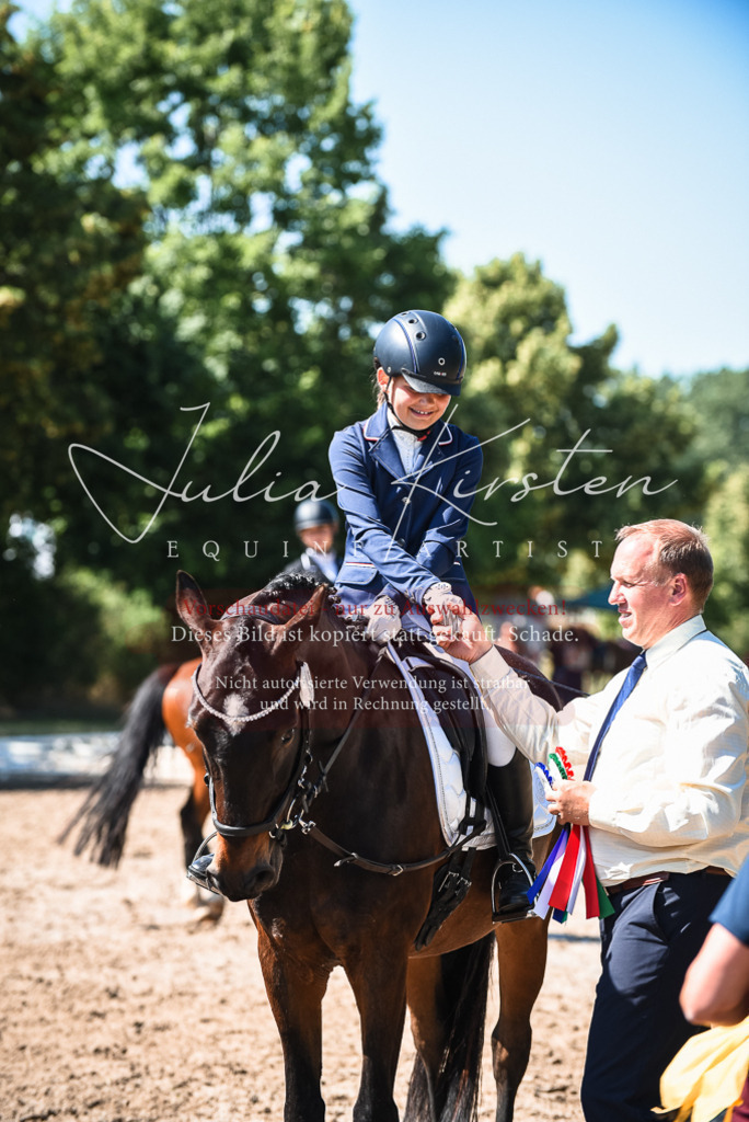 DSC_3666 | Pferde- und Turnierfotografie in Westsachsen. Pferdeportraits, Auftragszeichnungen und intuitive Kunst.
