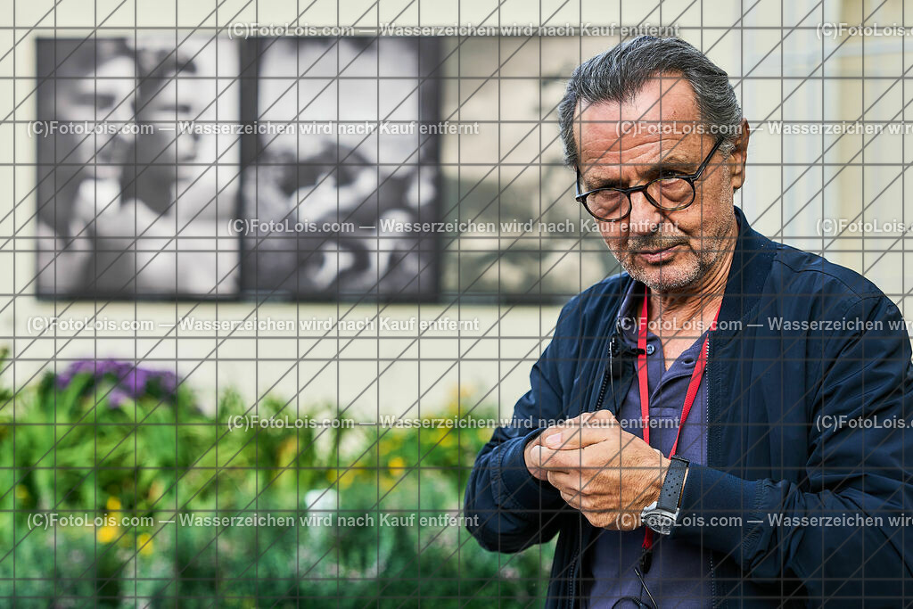 ALP6132_TdBerufsfotografie_Baden_Faber ueber Koppitz | (C)FotoLois.com, Alois Spandl, Tage der NÖ Berufsfotografie in Baden, Rundgang durch die Ausstellung Rudolph Koppitz mit Kunsthändler und Galerist Johannes Faber, Fr 6. Oktober 2023.