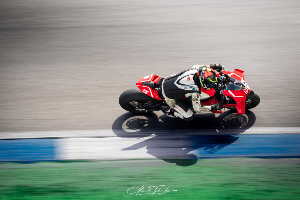 Ducati Trackday Hockenheimring 2026 | Entdecken Sie die faszinierende Welt von Alexander Tschuncky Arts: Kreative Fotografie, atemberaubende Automobilkunst und hochwertiger Bilderdruck. Lassen Sie sich inspirieren! - Realisiert mit Pictrs.com