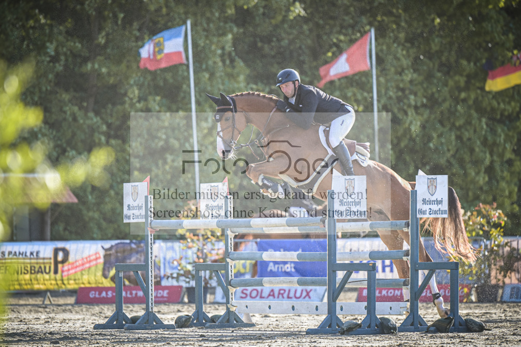 DOS_1111 | Entdecke hochwertige Reitturnierfotos von Foto Oger. Professionell, emotional und authentisch – jetzt Lieblingsmomente im Shop bestellen.Deutschlandweite Turnierfotografie. - Realisiert mit Pictrs.com