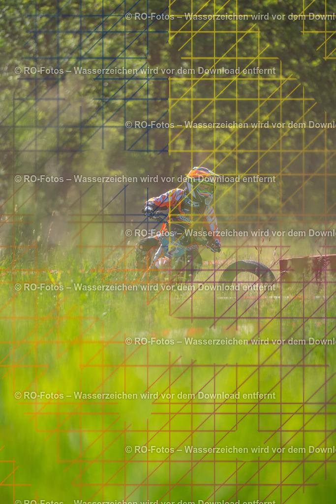 Wolfshausen 1 Lauf -216 | Sportfotografie von RO-Fotos: Motorsport, Motocross, Enduro, Laufveranstaltungen und Triathlon. Professionelle Fotos von Sportlern und Events. - Realisiert mit Pictrs.com