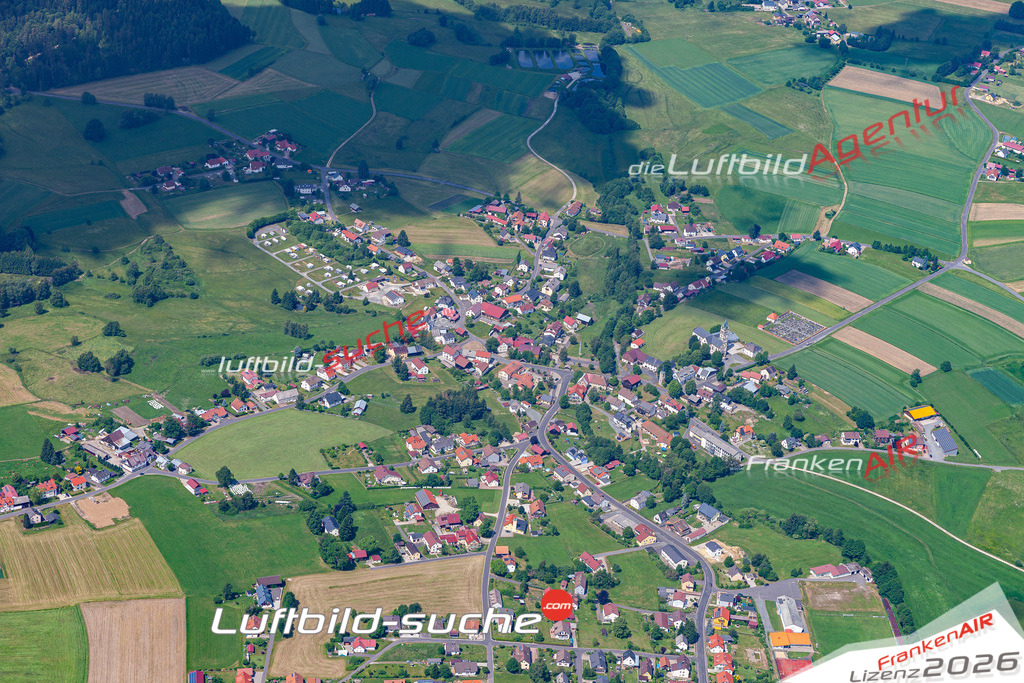 Die Luftbildaufnahme Mehlmeisel -  wurde 2019 mittels Flugzeug (keine Drohne) erstellt. Perfekte Schärfe und Druck- Ergebnisse- Garantiert!