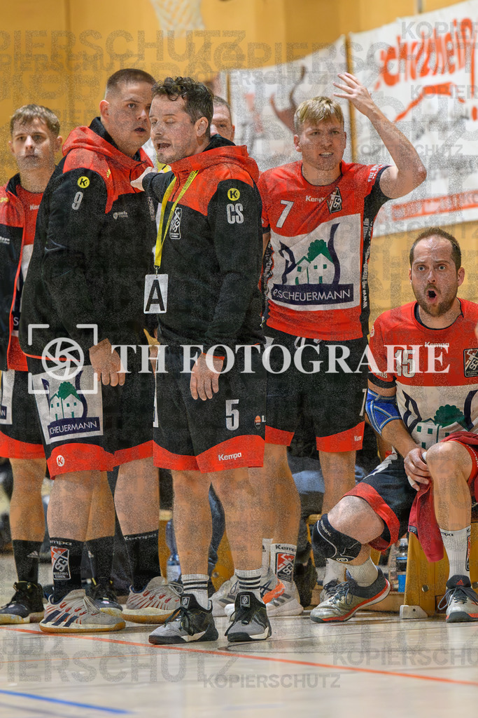 GER, SG Maulburg/Steinen - HSV Schopfheim, Handball, Landesliga, 4. Spieltag, Saison 2023/2024, 14.10.2023 | Cornelius Stoerk (SG Maulburg/Steinen, #05), Jonas Wandele (SG Maulburg/Steinen, #07), Tim Lindner (SG Maulburg/Steinen, #09)

GER, SG Maulburg/Steinen - HSV Schopfheim, Handball, Landesliga, 4. Spieltag, Saison 2023/2024, 14.10.2023

Foto: TH Fotografie/Thomas Hess