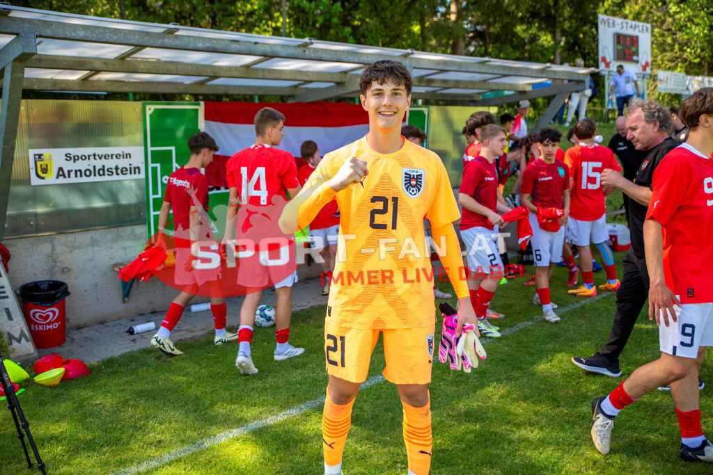 Fußball Halbfinale | Philip Hedl (U15 Österreich #21) Werner Germ Fußball Halbfinale, Irland U15 - Österreich U15 am 29.04.2024 in Arnoldstein (Sportplatz), Austria, (Photo by Ernst Krawagner sport-fan.at) - Realisiert mit Pictrs.com