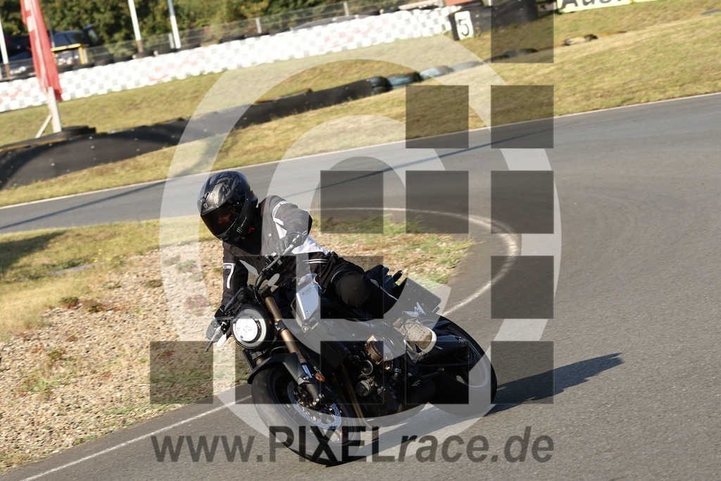 0019-20240901_11646 | Schöne Erinnerungen an spannende Momente - das festzuhalten ist unser Job. PIXELrace.de ist seit 2003 auf den Rennstrecken Europas unterwegs um die Action draußen beim Fahren und die wunderbare Stimmung imm Fahrerlager für euch einzufangen.
