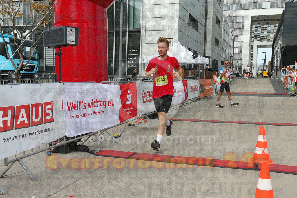250920_1322_EX1_4196 | Sportfotografie im Rhein-Sieg Kreis, Köln, Bonn, NRW, Rheinland Pfalz, Hessen, etc. Unser Tätigkeitsfeld umfasst den Laufsport vom Volkslauf über den Marathon, Duathlon, Triathon bis zum Ultralauf wie Kölnpfad Ultra oder Schindertrail.