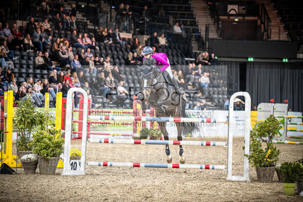 DOS_2650 | Entdecke hochwertige Reitturnierfotos von Foto Oger. Professionell, emotional und authentisch – jetzt Lieblingsmomente im Shop bestellen.Deutschlandweite Turnierfotografie. - Realisiert mit Pictrs.com