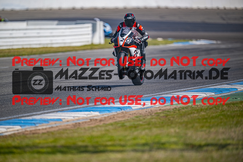 MaZZes_FotoMatrix_230410_9158 | WEISS