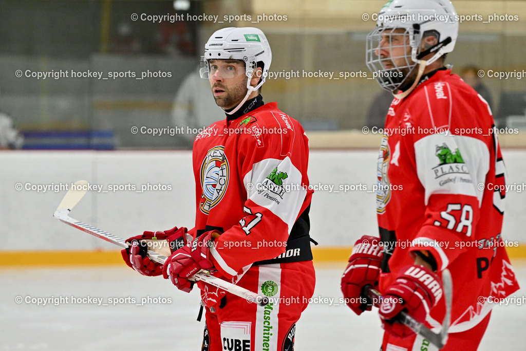 ESV Ferlach vs. UECR Eisbären Huben | #21 Kreuter David ESV Ferlach, ESV Ferlach vs. UECR Eisbären Huben, ESV Ferlach vs. UECR Eisbären Huben am 31.10.2025 in Ferlach (HTC Eishalle Ferlach), Austria, (Photo by Bernd Stefan)