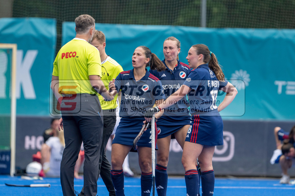 Final4_20250531-1317-Z09_2663 | Krefeld, Deutschland, 31.05.2025:  Feldhockey Final4 2025 – „Deutsche Feldhockey-Meisterschaften 2025“ im Gerd-Wellen-Hockeyanlage am 31.05.2025 in Krefeld, Deutschland. (Foto von Kramhöller/Fehrmann/Kaste)Krefeld, Germany, 31.05.2025: Feldhockey Final4 2025 – „Deutsche Feldhockey-Meisterschaften 2025“ in Gerd-Wellen-Hockeyanlage at 31.05.2025 in Krefeld, Deutschland. (Foto from Kramhöller/Fehrmann/Kaste)