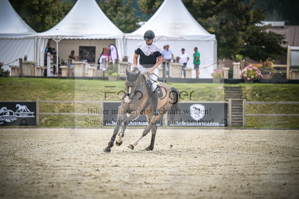 DOS_5400 | Entdecke hochwertige Reitturnierfotos von Foto Oger. Professionell, emotional und authentisch – jetzt Lieblingsmomente im Shop bestellen. - Realisiert mit Pictrs.com