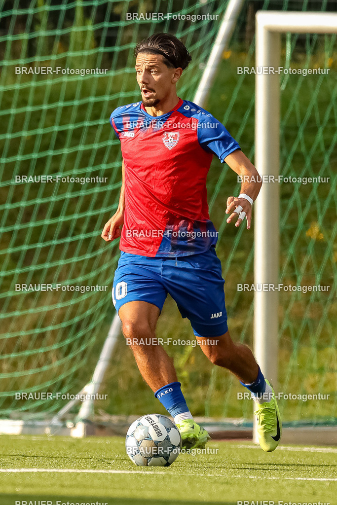 1_KFCWAT_20250723_0397.JPG -  - KFC Uerdingen - SG Wattenscheid 09 - Testspiel | Krefeld, Deutschland, 23.07.25: Yasin-Cemal Kaya (KFC Uerdingen) in Aktion, am Ball, Einzelaktion waehrend des Testspiel Spiels zwischen KFC Uerdingen - SG Wattenscheid 09 in der Covestro Sportpark am 23. July 2025 in Krefeld, Deutschland. (Foto von Stefan Brauer/Brauer-Fotoagentur)