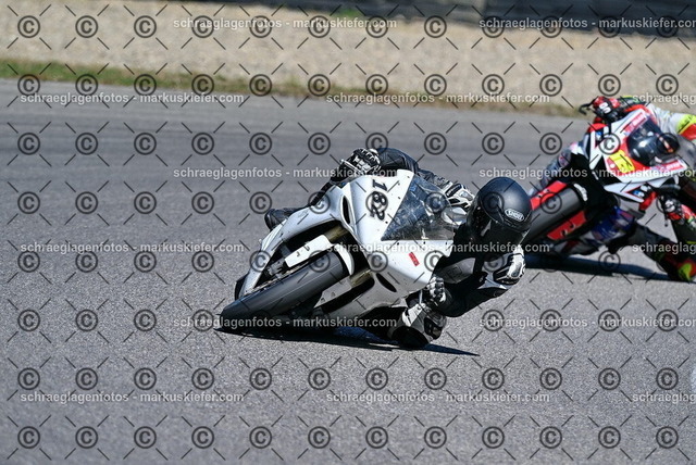 26bt04-0409 | markuskiefer.com - Realisiert mit Pictrs.com