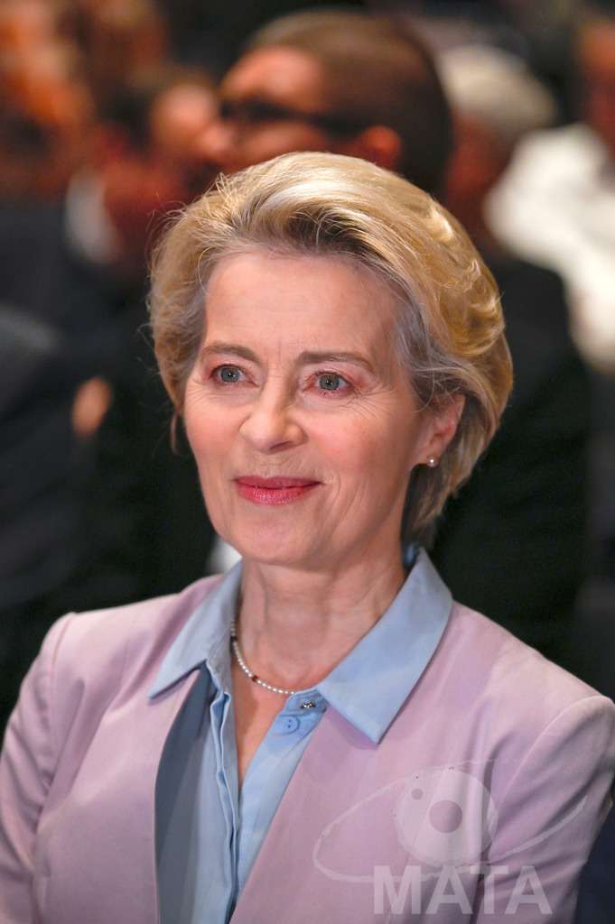 _DWI0386 | Politikerin Ursula von der Leyen beim CDU-NRW Neujahrsempfang in Düsseldorf. Düsseldorf, 28.01.2023 - Realisiert mit Pictrs.com