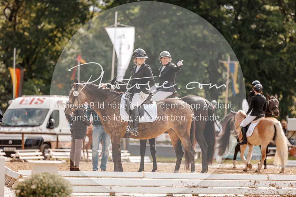 3I6A7326 | Stimmungsvolle Portraits und Reitsportfotografie im Ruhrgebiet und im Münsterland.

Pferdefotografie, Hundefotografie, Tierfotografie, Reportagen, Portraits von Tier und Mensch, Turnierfotografie in Bochum, Recklinghausen, Marl, Haltern am See, Dülmen.. - Realisiert mit Pictrs.com