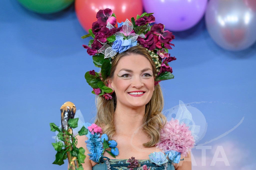 _DWA2084 | Staatsministerin für Gesundheit, Pflege und Prävention Judith Gerlach (CSU) bei der TV-Sendung Fastnacht in Franken 2024. Veitshöchheim, 02.02.2024 Bayern Deutschland - Realisiert mit Pictrs.com