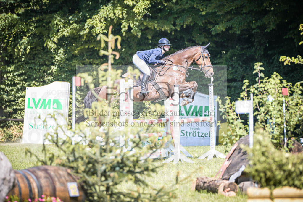 DOS_3397 | Entdecke hochwertige Reitturnierfotos von Foto Oger. Professionell, emotional und authentisch – jetzt Lieblingsmomente im Shop bestellen.Deutschlandweite Turnierfotografie. - Realisiert mit Pictrs.com