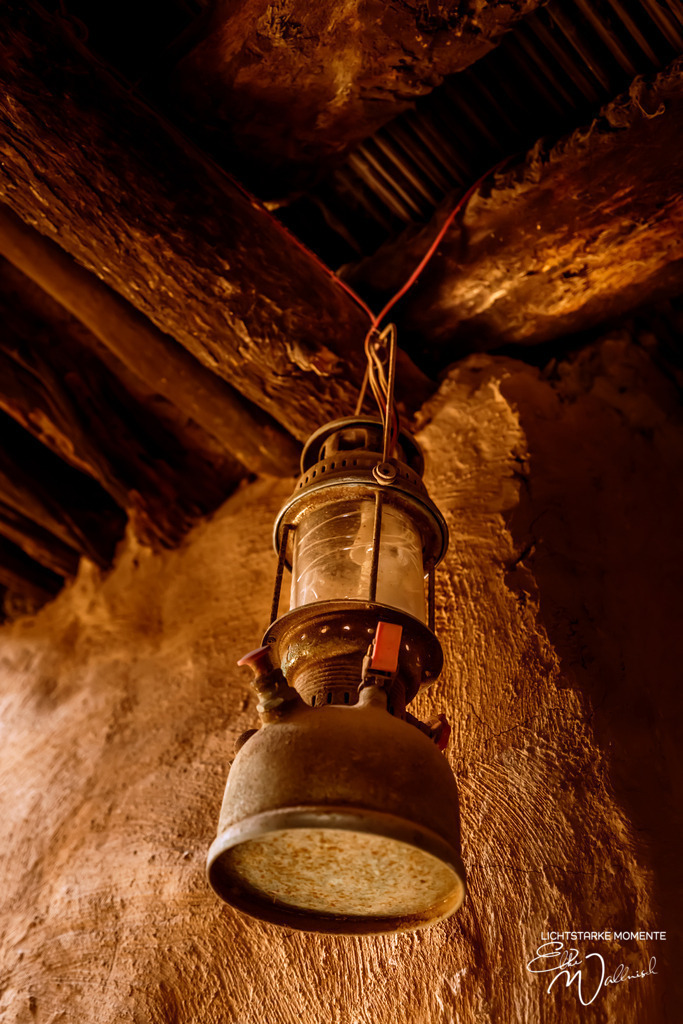 Bergdorf Misfah, Oman | Herzlich willkommen auf meiner Seite! Ich bin Elke Wallnisch, Deine Fotografin für lichtstarke Momente. Der Name steht für alles, was mich mit der Fotografie verbindet: Das Licht und seine machtvolle Wirkung auf eine Situation oder unsere Stimmung - Realisiert mit Pictrs.com