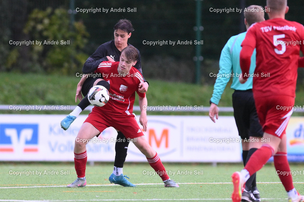 FC Kilia Kiel II vs TSV Flintbek | Ivan Lytvynenko (Kilia #6) vs Nils Tietgen (Flintbek #13) / Fußball-Verbandsliga Ost Männer 2026/2027 / FC Kilia Kiel II vs TSV Flintbek / Kilia Sportplatz / Kiel / 10.10.26 - Realisiert mit Pictrs.com