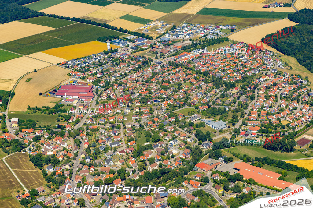 Aktuelles Luftbild von  Wallhausen - Die Luftaufnahme wurde 2022 mittels UL-Flugzeug erstellt ( keine Drohne ) - hochauflösende Kamera-Systeme von  Canon -Beste Qualität - Für grossformatige Ausdrucke geeignet. Die Geschenkidee !