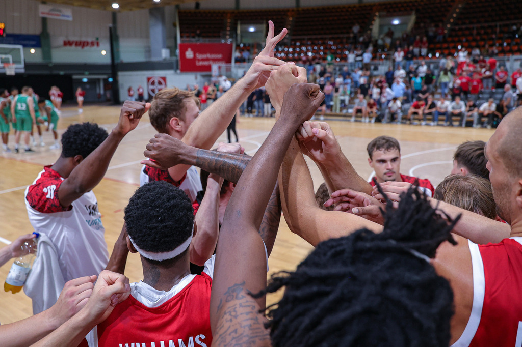 BAYER GIANTS vs VET-CONCEPT Gladiators Trier Test-21 | Fotos von Basketballspielen aus dem Raum NRW fotografiert von Gero Mueller-Laschet und Daniel Schaefer - Realisiert mit Pictrs.com