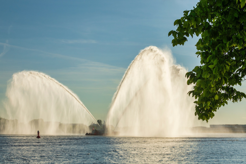2025_05_11_HH-TEUFELSBRUECK-836 HAFENGEBURTSTAG_MCP8243 | Hochwertig gedruckte Fotografien für die Wand, als Kalender und zum Verschenken. Hamburg & Norddeutschland und überall wo ich mit der Kamera unterwegs war.