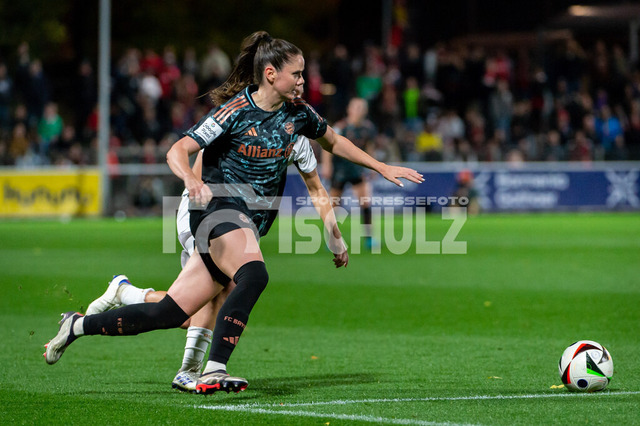 20241020NSZ_1885 | Sarah Zadrazil (Bayern München,No.25) in AktionDEU, Leverkusen, 20.10.2024 Fußball, Frauen, Google Pixel Frauen-Bundesliga, Saison 2024/2025, 7. Spieltag, Bayer 04 Leverkusen - FC Bayern MünchenDIE DFB-RICHTLINIEN UNTERSAGEN JEGLICHE NUTZUNG VON FOTOS ALS SEQUENZBILDER UND/ODER VIDEOÄHNLICHE FOTOSTRECKEN - Realisiert mit Pictrs.com