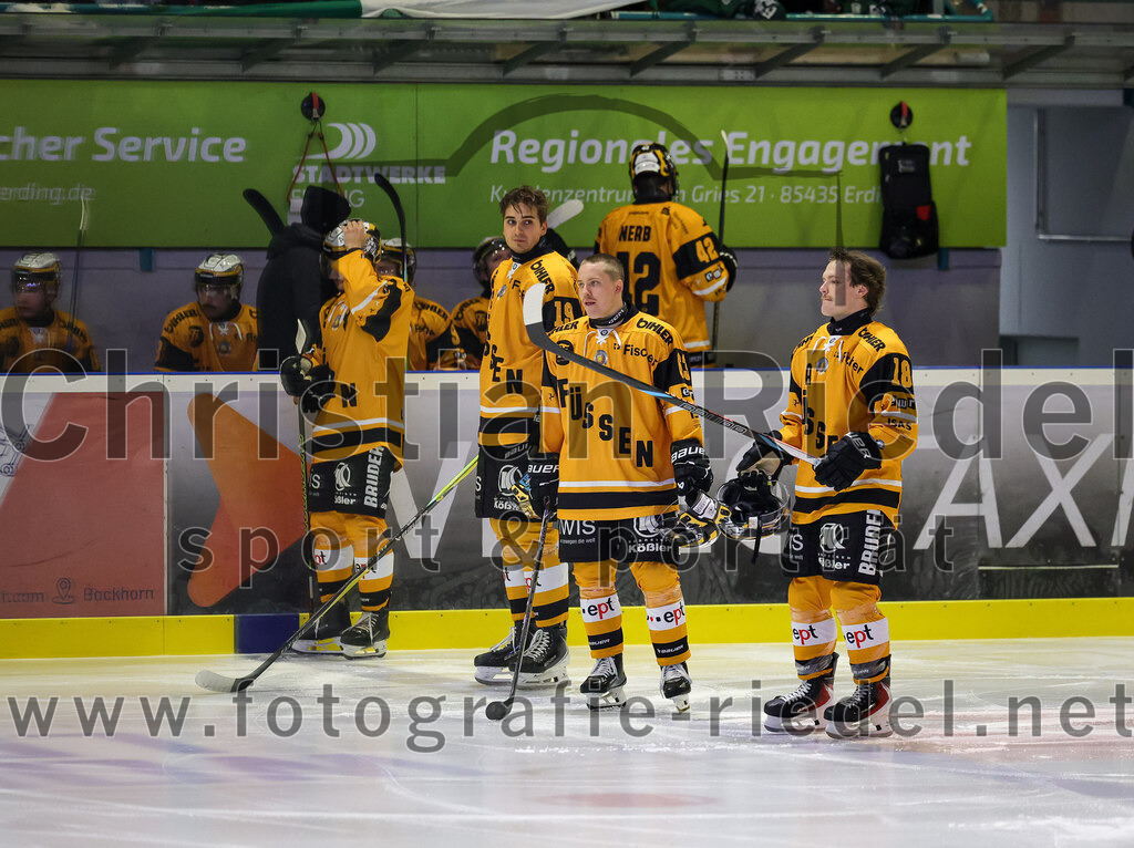2025-11-02_006_TSV_Erding_gegen_EV_Fuessen | Erding, Deutschland, 02.11.2025:Eishockey, Oberliga Süd 2025 / 2026, 15. Spieltag, TSV Erding gegen EV Füssen, Endergebnis: 2:6+fü63+, Bauer Neudecker (EV Füssen, #18)Foto: Christian Riedel / fotografie-riedel.net