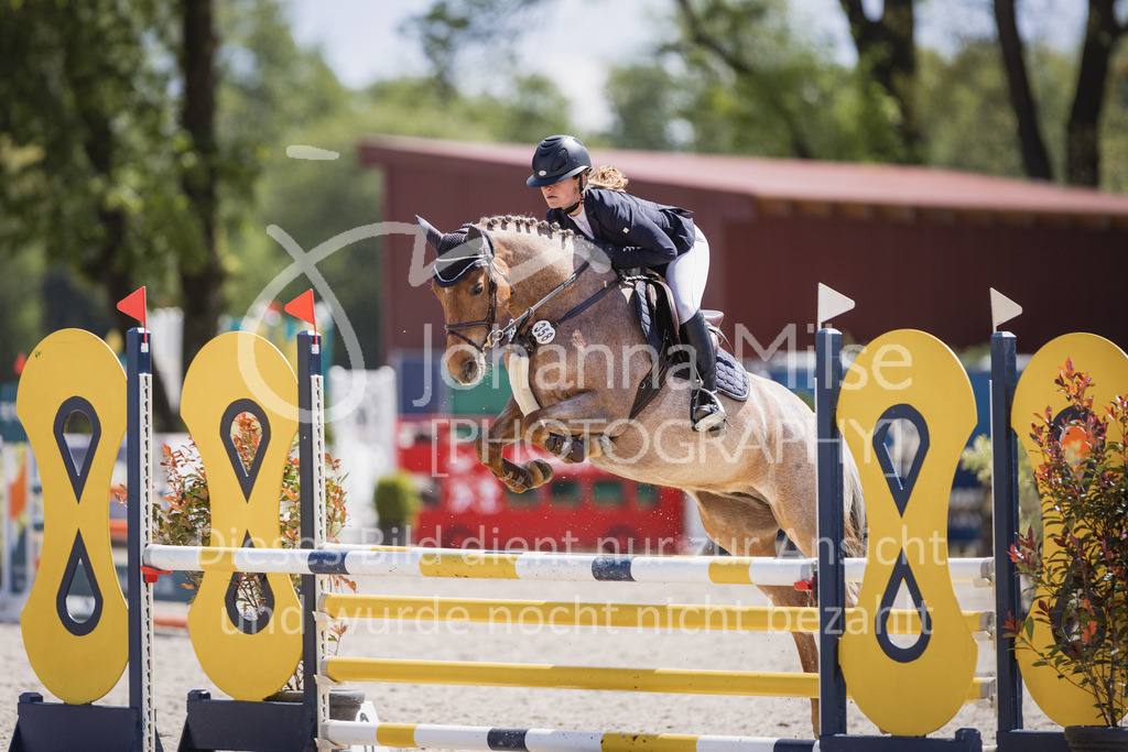 230516_Mühlen_03SprPf-A-464 | Deine schönsten Turniermomente als professionelle Fotos! Entdecke hochwertige Pferdesport-Fotografie im Online-Shop. Jetzt Fotos finden & bestellen!