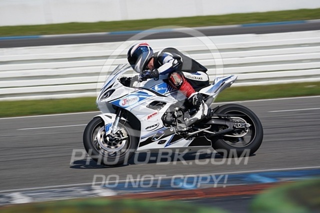 2022_05_09_PBK_22515 | Sportfotografie; SlowMotion; Video; Rennstrecke; Hafeneger; Speer; Racing; RSE; BMW; CBO; Trackday; Motorsportarena; Hockenheimring; Brno; Most; Barcelona; Valencia