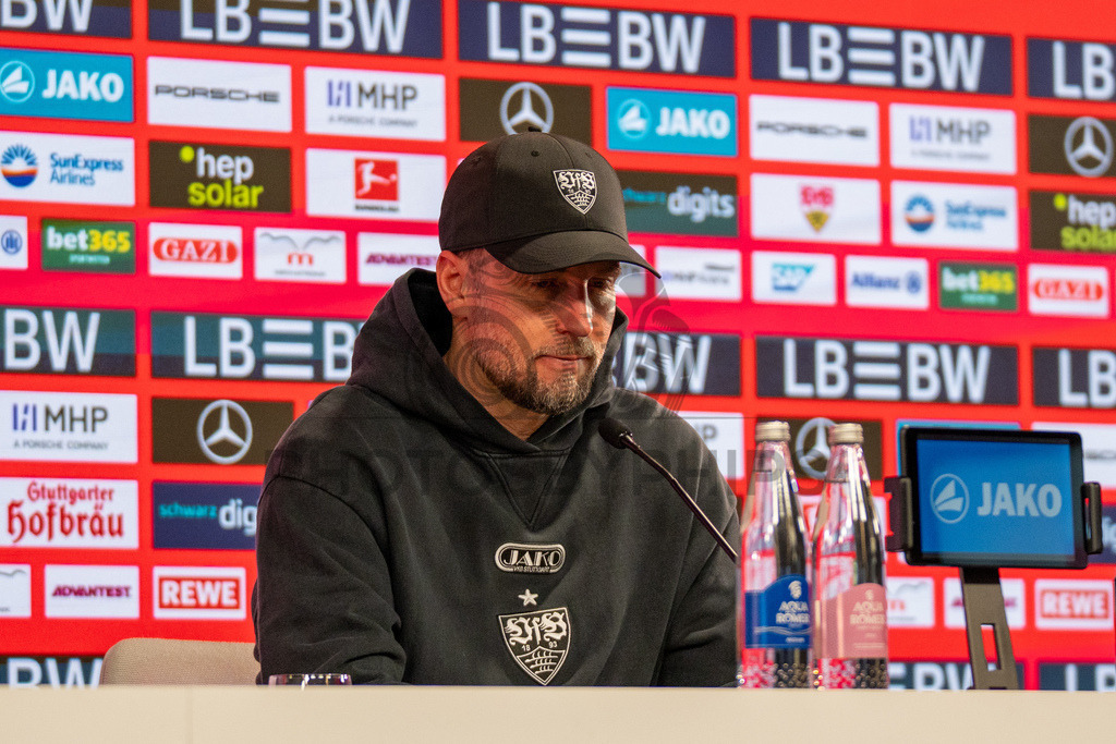 VfB Stuttgart vs. RB Leipzig, Fussball, 1. Bundesliga, 26. Spieltag, 15.03.2026 | Sebastian Hoeness (Trainer VfB Stuttgart),VfB Stuttgart vs. RB Leipzig, Fussball, 1. Bundesliga, 26. Spieltag, 15.03.2026Foto: photosbyphips/Philip Ziegler