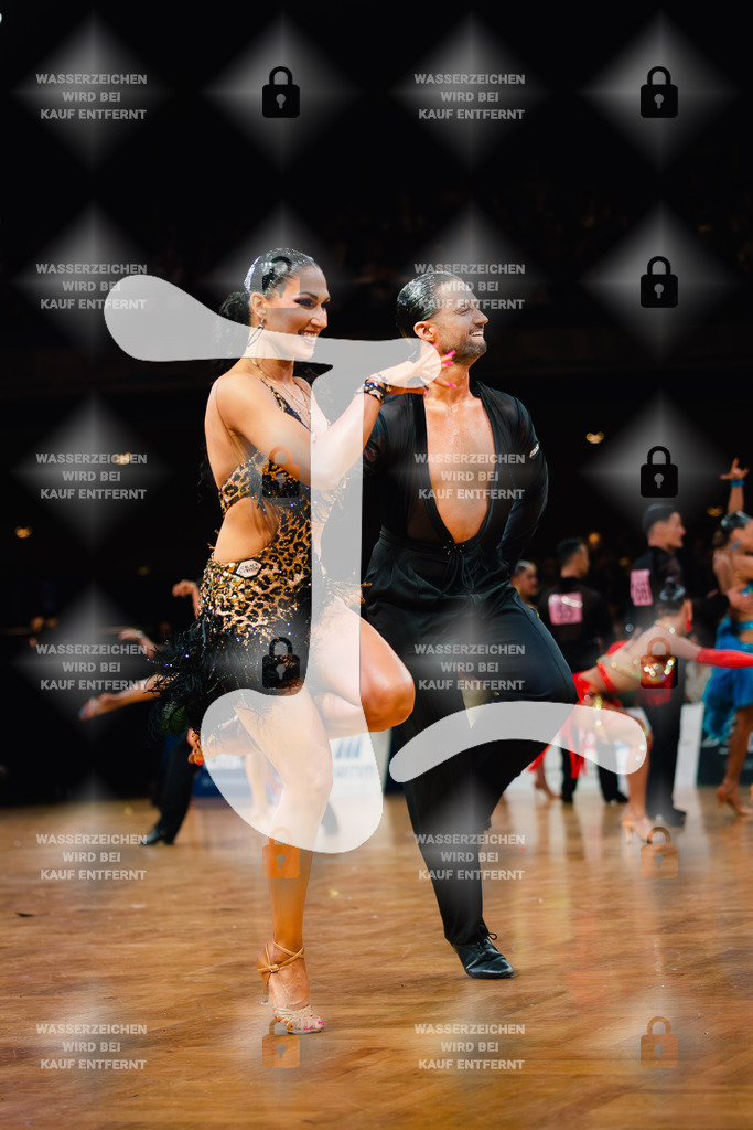 GOC 2025 - WDSF GrandSlam Latin 18th (199) Tomas Gal _ Sabina Karaskova (Czech Republic)-2025-08-23-3998 | Webshop for digital downloads and prints of dance sport, event & show photographer Julian Link - Realisiert mit Pictrs.com