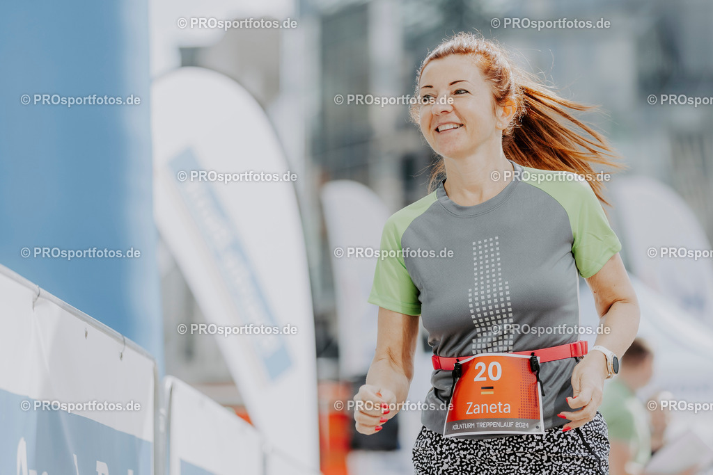 240825_Treppenlauf-69 | Professionelle Fotos Ihrer Laufsportveranstaltung.