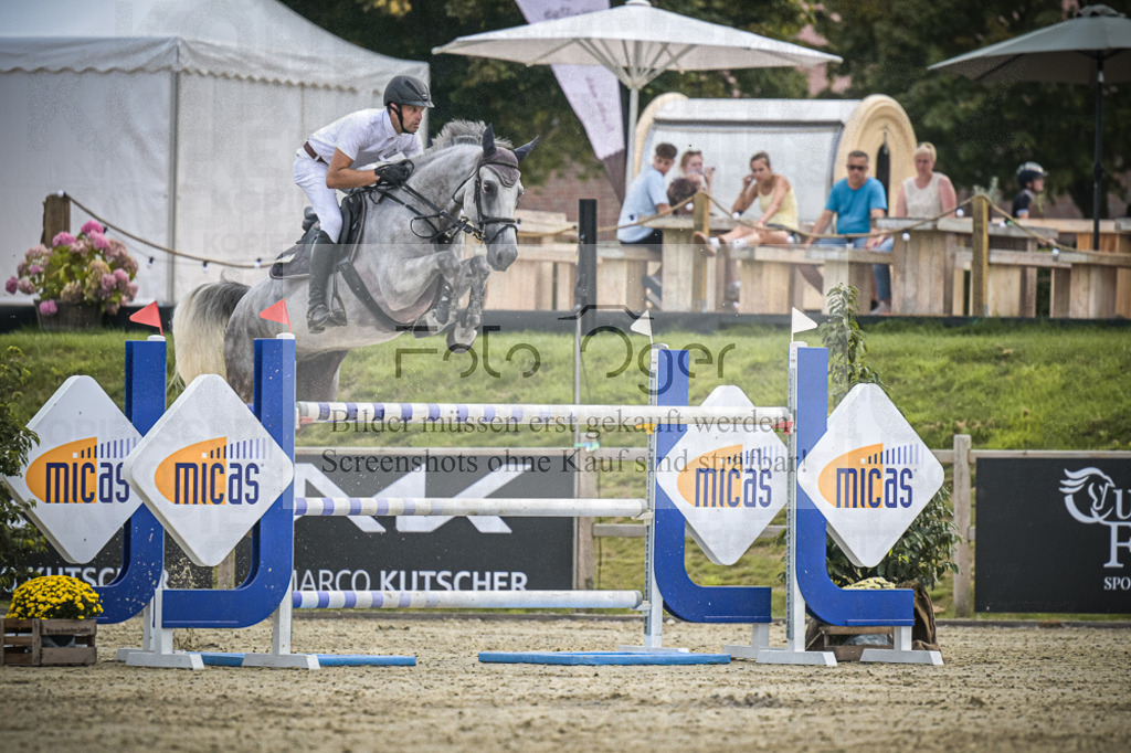DOS_1845 | Entdecke hochwertige Reitturnierfotos von Foto Oger. Professionell, emotional und authentisch – jetzt Lieblingsmomente im Shop bestellen.Deutschlandweite Turnierfotografie. - Realisiert mit Pictrs.com