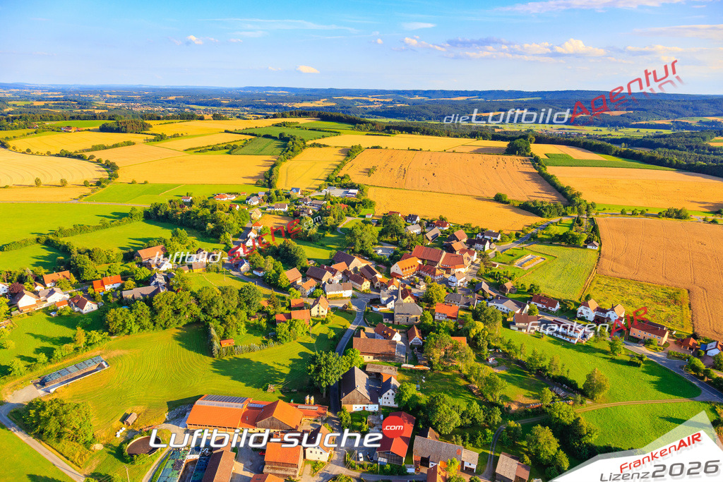 Die Luftaufnahme Gaertenroth -  wurde vom UL-Flugzeug (keine Drohne) aus fotografiert.Hohe Druck- Auflösung-die Geschenkidee!