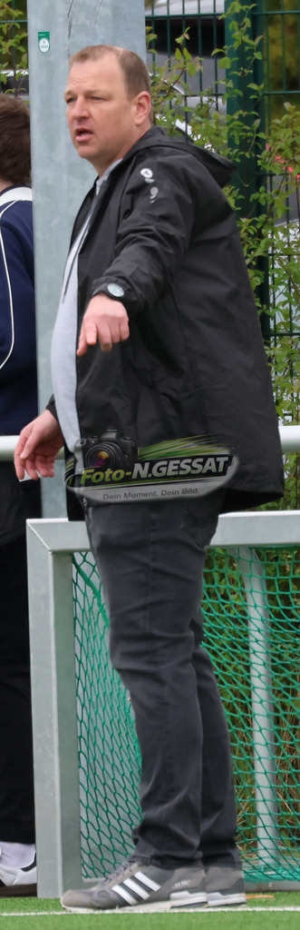 SC Enger - SV Enger-Westerenger | Auf dem Bild zu sehen: grün SC Enger Trainer: Marco Priebe SC Enger, SV Enger-Westerenger, Saison 25/26, Kreisliga A, Enger, Deutschland - Realisiert mit Pictrs.com