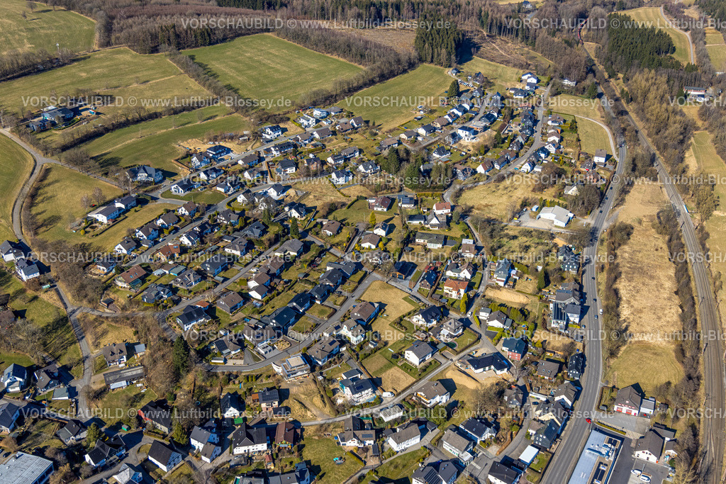 Kirchhundem250308369Welschen-Ennest | Luftbild, Wohngebiet Ortsansicht Welschen Ennest, Kirchhundem, Sauerland, Nordrhein-Westfalen, Deutschland