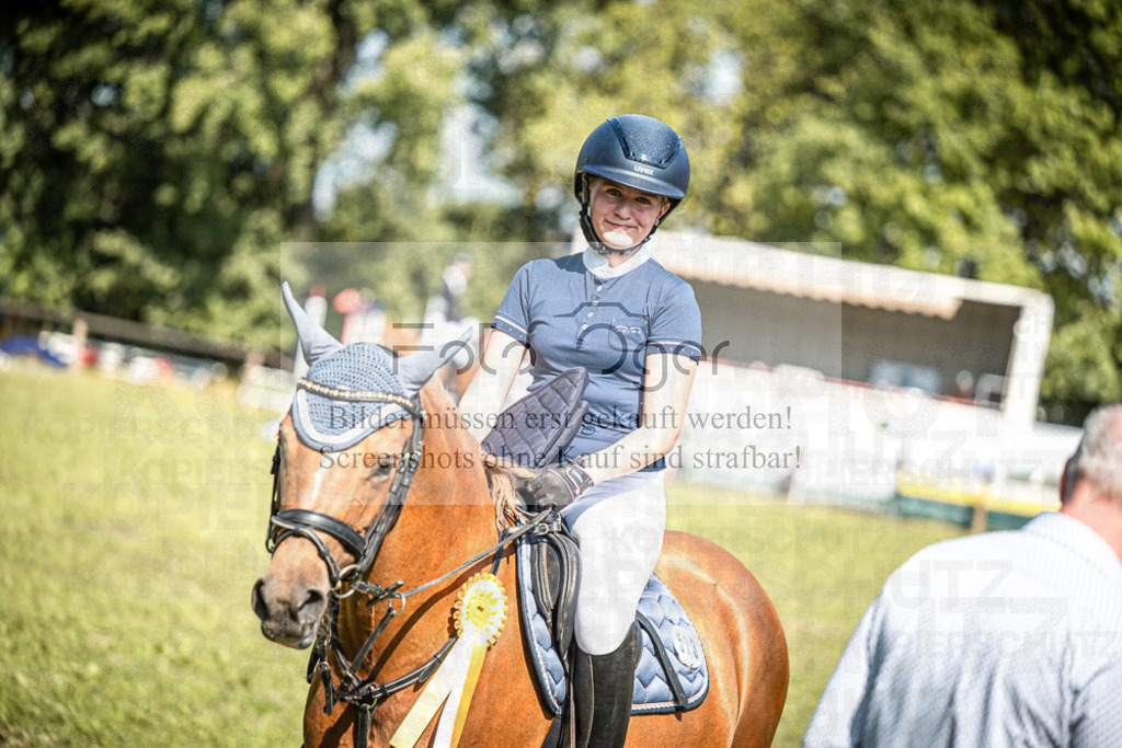 Z63_0023 | Entdecke hochwertige Reitturnierfotos von Foto Oger. Professionell, emotional und authentisch – jetzt Lieblingsmomente im Shop bestellen.Deutschlandweite Turnierfotografie. - Realisiert mit Pictrs.com